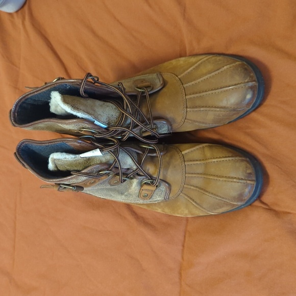 Women's Tan Leather Ugg Boots - Picture 2 of 4